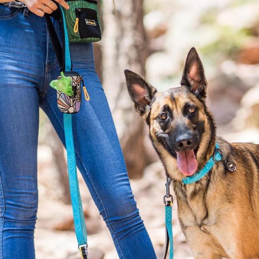 OllyDog Dispensador de Bolsas para Desechos Flores
